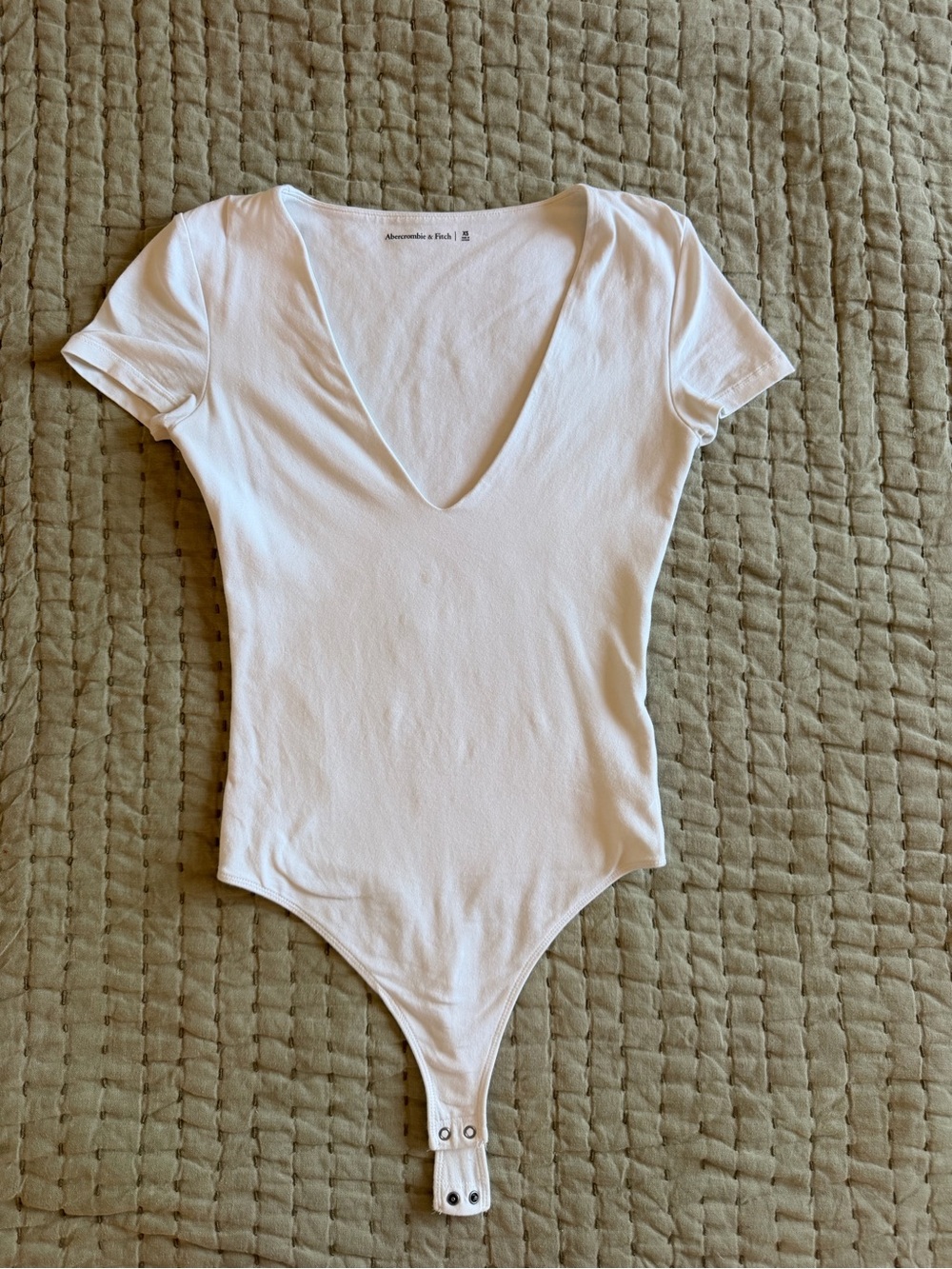 Abercrombie & Fitch White V-Neck Short Sleeve Bodysuit